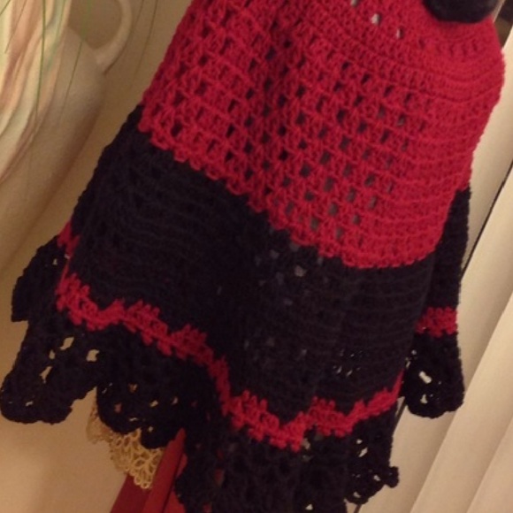 NEW "THE MICHELLE" HANDMADE FUR COLLAR PONCHO - Picture 5 of 8